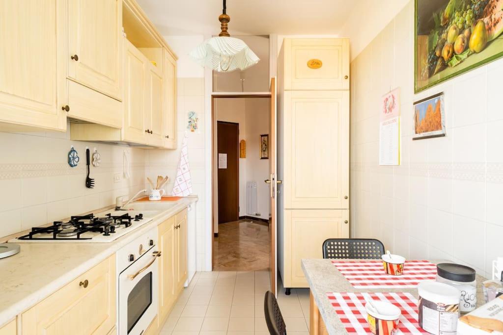Casa De Rocco No Check In After 19 00 Apartment Brescia Bagian luar foto