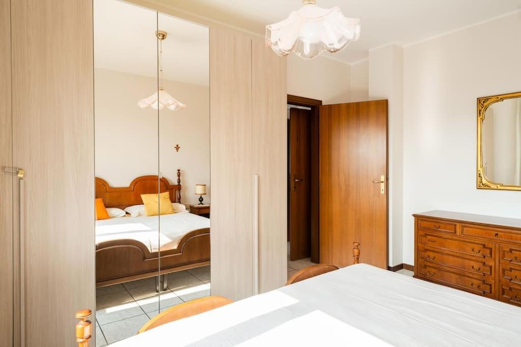 Casa De Rocco No Check In After 19 00 Apartment Brescia Bagian luar foto